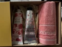 L'OCCITANE ロクシタン ハンドクリームセット タオル付きギフトのサムネイル