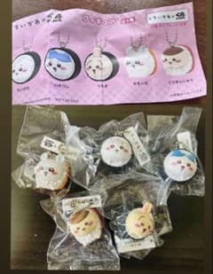 ちいかわ×くら寿司 フィギュア 5種セット + ポーチピンク ちいかわ×くら寿司 フィギュア 5種セット + ポーチピンク - メルカリ