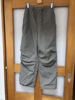 GU ナイロンジップパラシュートパンツ　M グレーのサムネイル