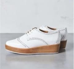 UNITED ARROWS　厚底レザーローファー　ホワイト　24.5cmのサムネイル