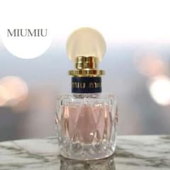 お値下げ中！！miumiu ローロゼオードトワレ　50ml 箱付き MIUMIU ロー ロゼ オードトワレ 50ml - メルカリ