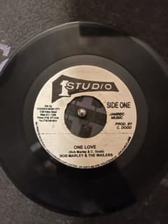 BOB MARLEY & THE WAILERS ONE LOVE 7インチ - メルカリ