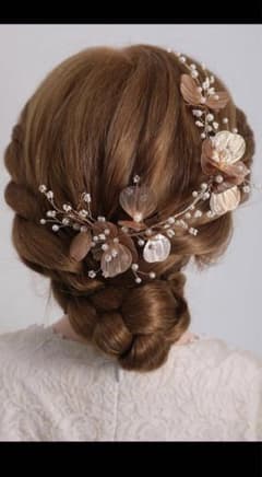 髪飾り　ヘアアクセサリーのサムネイル