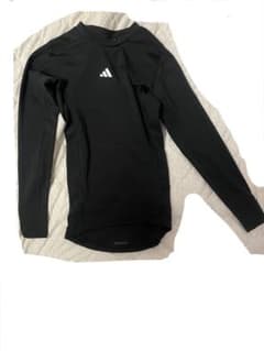 adidas TECHFIT ロングスリーブシャツ ブラック　Mサイズのサムネイル