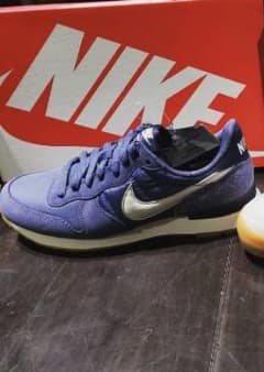 NIKEのサムネイル