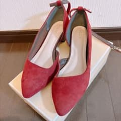 REZOY レッド スエード調 アンクルストラップ パンプスのサムネイル