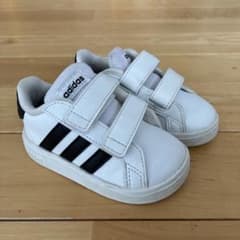 adidas スニーカー　12cmのサムネイル