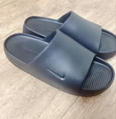 NIKE カーム スライド ブラック／26cm（M8/W9）のサムネイル
