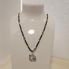 ハンドメイド ネックレス 月モチーフのサムネイル