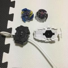 ベイブレードバースト、ヴァルキリーとダークデスサイザーのサムネイル