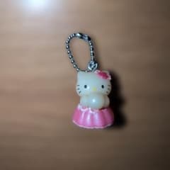 ハローキティ キーホルダー ピンクドレス - メルカリ