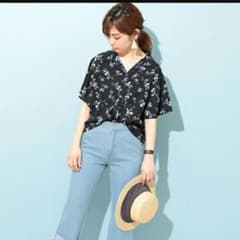 Natural Couture花柄シャツのサムネイル