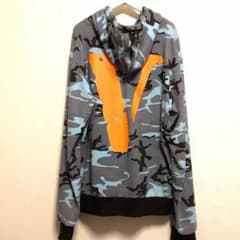 Vlone friendsパーカー 他サイトにも出品声かかってるため。お早めに。のサムネイル