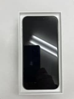 iPhone XR White 64 GB au SIMフリーのサムネイル