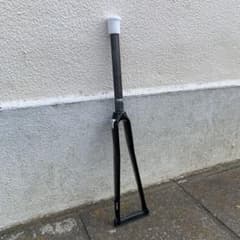 3T スリーティー カーボンフォーク 未使用品　美品 700c 付属品付 3T スリーティー カーボンフォーク 未使用品 並品 700c 付属品付