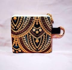 ✿煌びやかなインド刺繍生地✿保冷ミニポーチのサムネイル