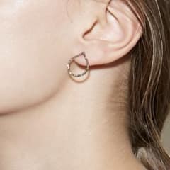 ARTIDA OUD LOTUS PETAL ダイヤモンド　ピアス