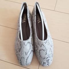 Vivianパイソン柄パンプスのサムネイル