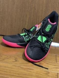 【専用】NIKE ナイキ バッシュ　バスケ　カイリーフラットラップ 2のサムネイル