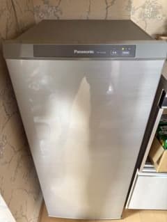 状態良好!! 美品Panasonic 冷凍庫 NR-FZ120B 容量 121L - メルカリ