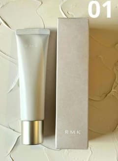 美品 RMK スキンティント ファンデーション 01のサムネイル