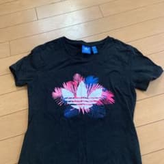 adidas  Tシャツのサムネイル