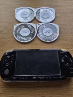 G*L様 【ジャンク品】 PSP-2000 動作未確認 ソフト4本付き バッテリのサムネイル