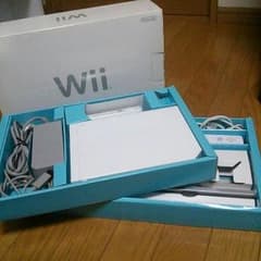 【訳あり、大幅値下げ】Wii本体【コントローラー2個とヌンチャク付き】のサムネイル