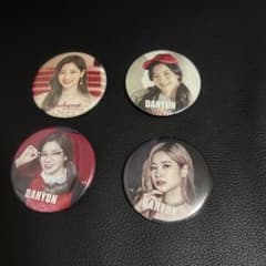 TWICE ダヒョン 缶バッジ 4点セットのサムネイル