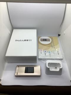 かんたん携帯11 ゴールド 本体　送料無料！のサムネイル