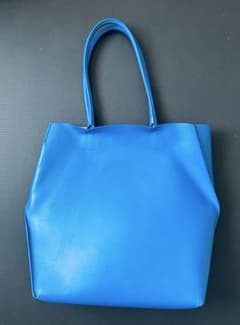 COURTNEY ORLA SLOPE TOTE L BLUE - メルカリ