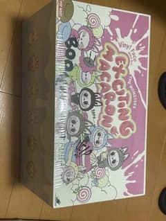 POP MART THE MONSTERS EXCITING MACARONのサムネイル