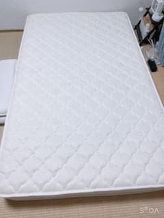 セミダブルマットレスのサムネイル