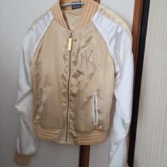 New York Yankees ベージュジャケット♥️週末SALEのサムネイル