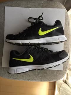 NIKEのサムネイル