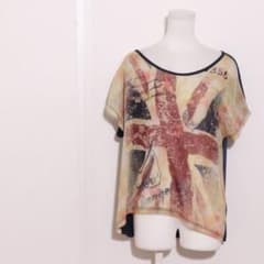 美品 THE SHOP TK MIXPICE トップス カットソー半袖　国旗柄のサムネイル