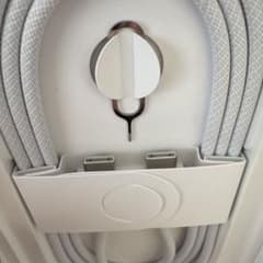 iPhone 16付属品　　USB-C充電ケーブルのサムネイル
