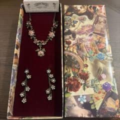 ミハエルネグリン】ネックレスとイヤリングのセット 美品◎ - メルカリ