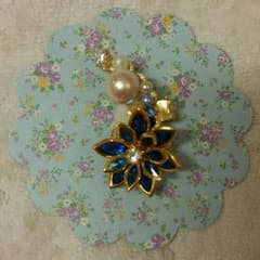 お花のイヤーカフ　左耳用のサムネイル