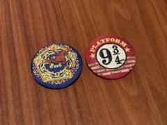 ハリーポッター 刺繍缶バッジ 9と3/4番線 蛙チョコのサムネイル
