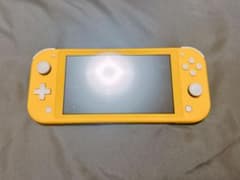 Nintendo Switch Lite イエロー 本体と充電器のサムネイル