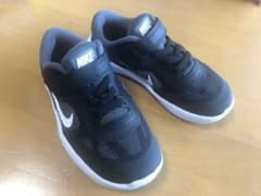 《新品》NIKE ナイキ スニーカー キッズ 15cmのサムネイル