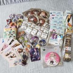 期間限定　大幅値下げ【まとめ売り‼️】アニメ　キャラクター　缶バッジ等のサムネイル