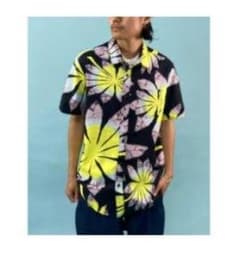 VOLCOM 半袖シャツ ボタニカル柄 Mサイズのサムネイル