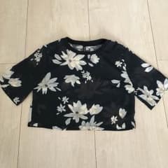 H&M花柄ショート丈トップスのサムネイル