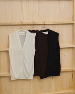TODAYFUL Tencelsilk Knit Vest ブラック - メルカリ