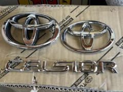 30後期セルシオ　純正エンブレム3点セットのサムネイル