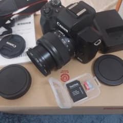最終値下げ　超美品　Canonミラーレス一眼レフ　KissMのサムネイル