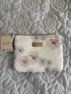 新品未使用　PAUL & JOE ACCESSOIRES ポーチのサムネイル