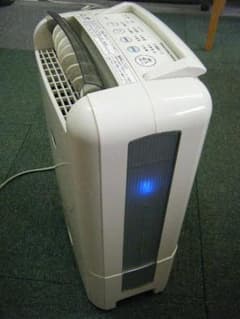 値下げです。12500を10000へ！日立除湿機HJS-8L　2012年製。 値下げです。12500を10000へ！日立除湿機HJS-8L 2012年製。 - メルカリ